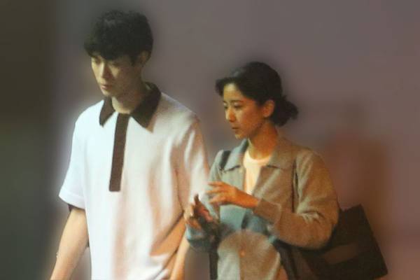 【祝誕生日】宮沢氷魚　二世モデルから実力派俳優に！目撃した開花支える恋人・黒島結菜とのラブラブ散歩姿