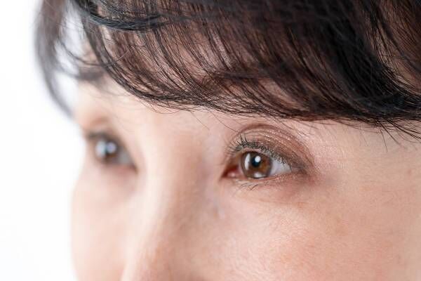 眼の日焼けが白内障の原因に（写真：PIXTA）