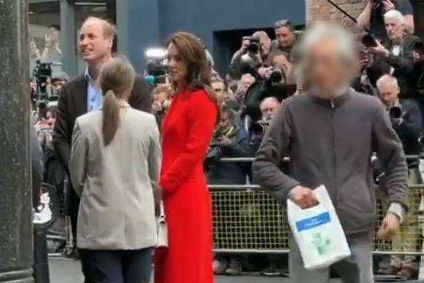 「警備いい加減」「危険過ぎる」ウィリアム皇太子夫妻の背後を“謎の一般人”が通り過ぎる動画にネット騒然