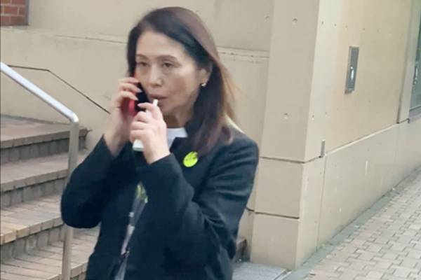 【世界禁煙デー】喫煙率は減少も…近年でも多い“有名人のたばこ姿”目撃　小泉今日子は携帯片手に、豊川悦司はサーフィン中