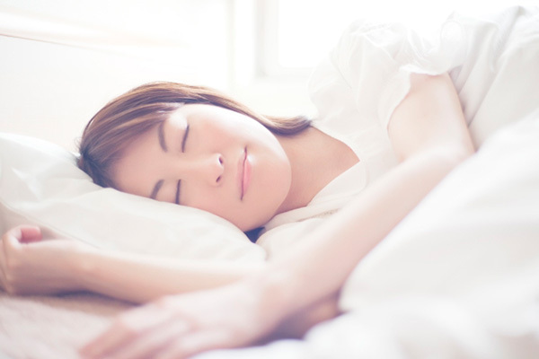 おやすみ前の「舌のトレーニング」で“いびきの悩み”を改善