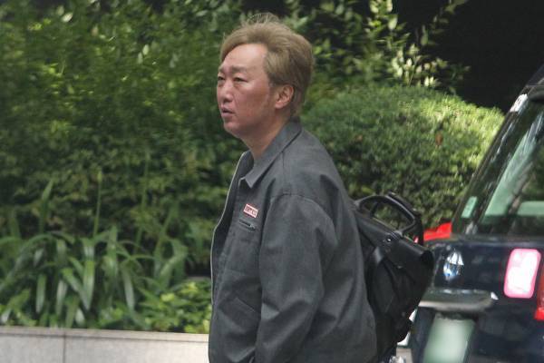 スピードワゴン小沢が憮然…街中でガーシーに間違えられちゃった