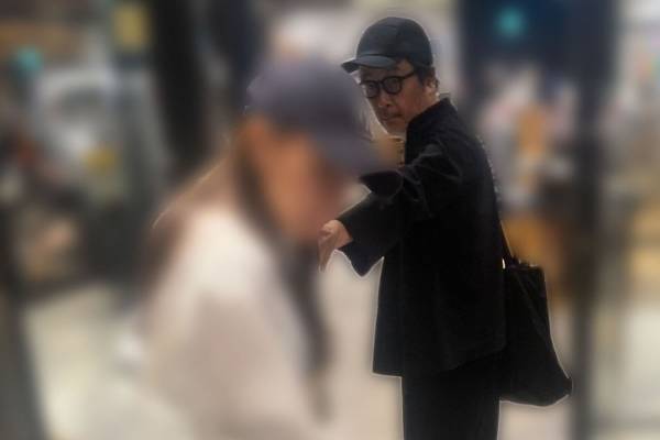 リリー・フランキーは私生活でもレディファースト！　一般人親子に神対応