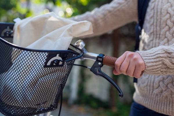 自転車でベルを鳴らした子連れ母親にブチ切れる男性の動画が波紋…「ベルはダメ」「守られて当然」と賛否真っ二つ