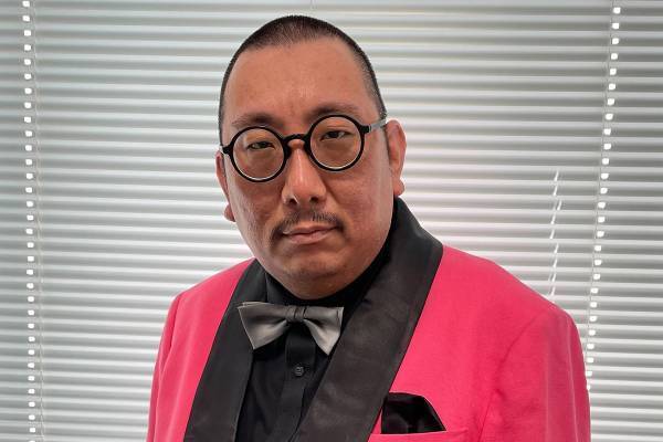 「スベるもウケるも全部1人がいい」話題のピン芸人・街裏ぴんくが語った“漫談”への覚悟