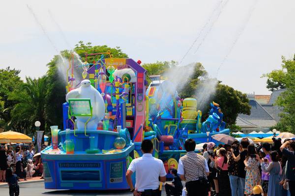 東京ディズニーランド　40周年の夏は“びしょ濡れ”ならぬ“ずぶ濡れ”