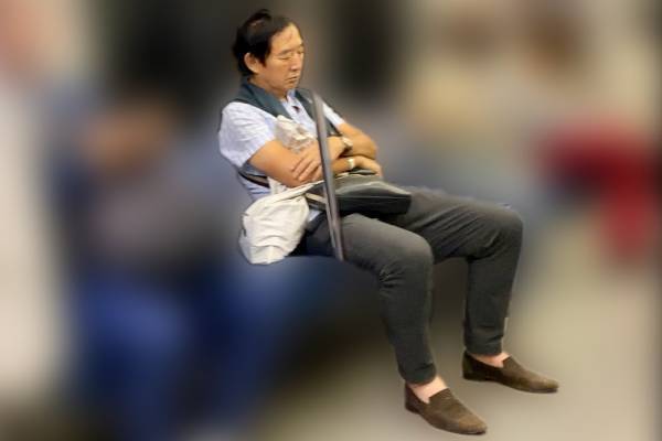 石田純一　真夏でも“純一巻き”で終電ダッシュ！船橋から電車帰宅の日々