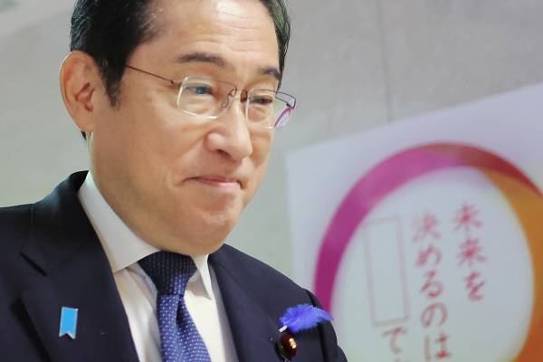 増税否定から防衛増税を実行した“前科”…岸田首相目論むサラリーマン増税で「年収600万円世帯で37万円の負担増の懸念」