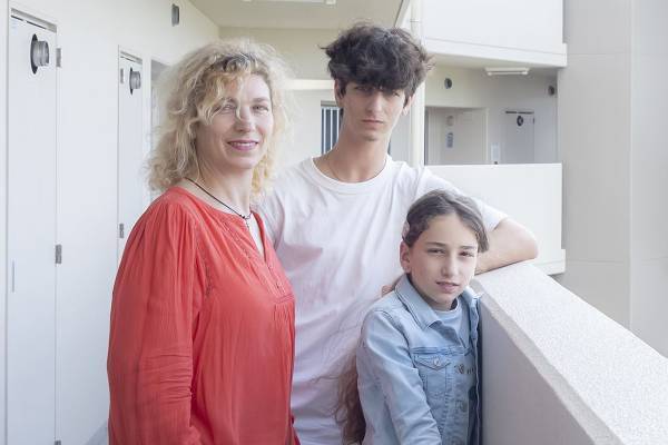 日本での生活開始から1年、ウクライナ避難民家族の「たった一つの願い」