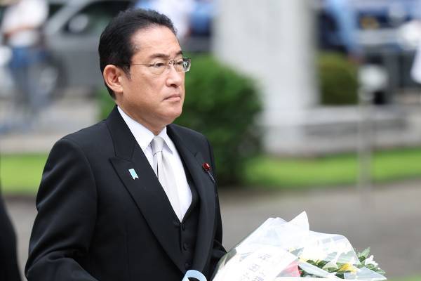 「コピペ文章」「話す力もない」岸田首相　戦没者追悼式の式辞が前年とほぼ同じ…吹き荒れる批判