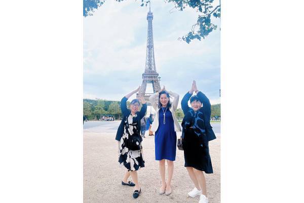 フランス研修炎上で自民党ハワイ議連にも飛び火…財源、家族連れ訪問議員について会長が明かした“実態”