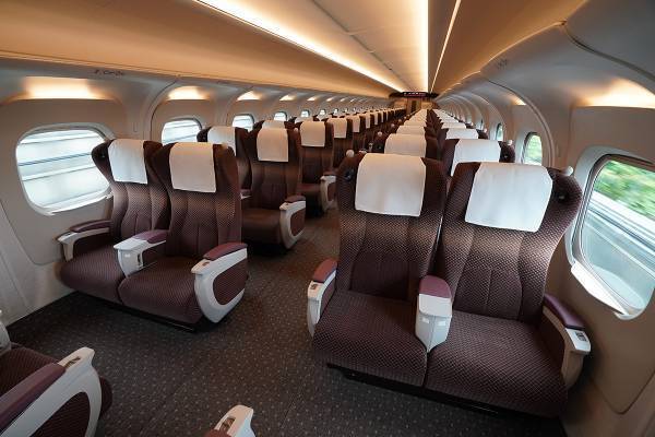 今年も波紋呼ぶ「グリーン券持たずにグリーン車両に入る乗客」問題…JR東海の回答は？