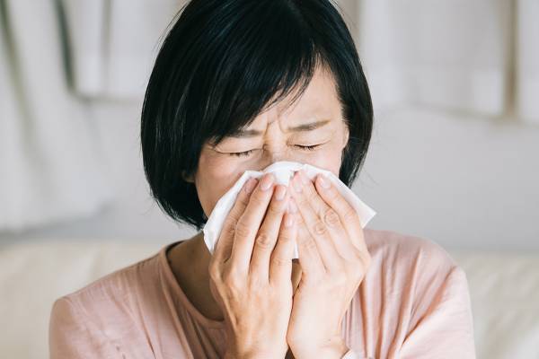 コロナからの副鼻腔炎の発症が増加中！　医師が解説「髄膜炎や視力低下のリスクも」