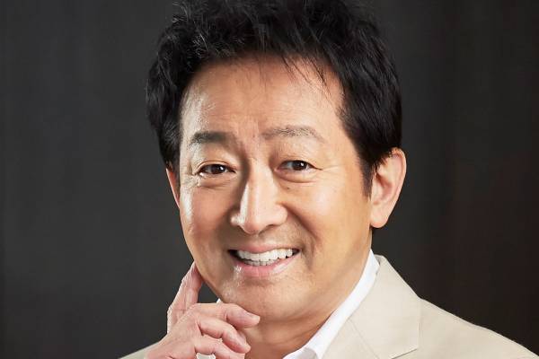 辰巳琢郎『少女に何が起ったか』身長差がありすぎてキョンキョンは2段の台の上に