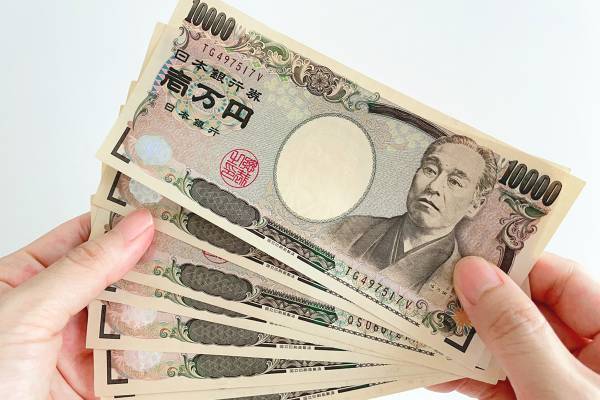 「騙してる感覚はない」パパ活マニュアル販売で逮捕の「頂き女子」が過去に明かしていた“手口”