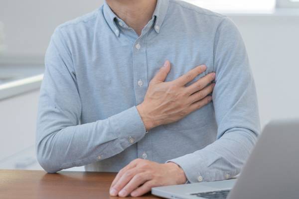 「女性より進行早い」ブラザー・コーンが公表した“男性乳がん”はどんな病気？乳首の陥没やしこりがサイン　専門医が解説