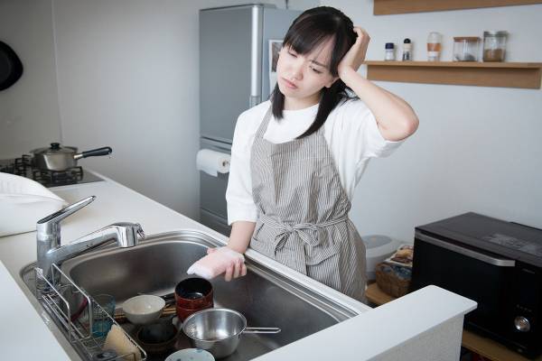 危険な節水術7　トイレタンク故障で出費増、菌繁殖で健康被害引き起こす
