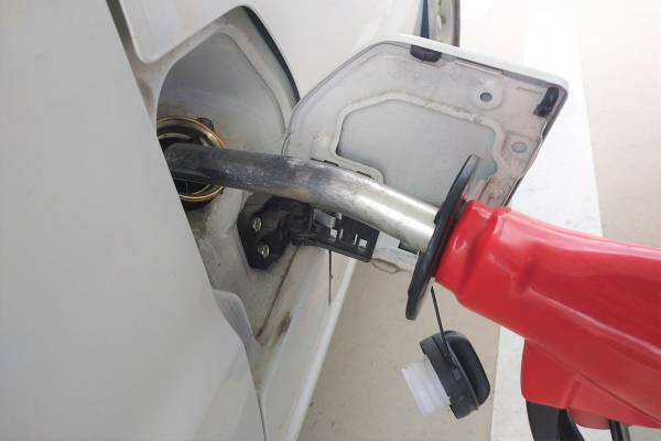 税がなければガソリン価格は112円に！価格の4割が税金　「法的根拠不明」の二重課税の現状を税理士が解説