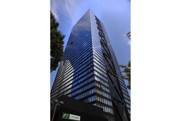 “会社員のカラオケ大会”にRG、綾小路翔ら著名人も熱狂！「新宿三井ビルのど自慢」に魅了される人が続出する理由