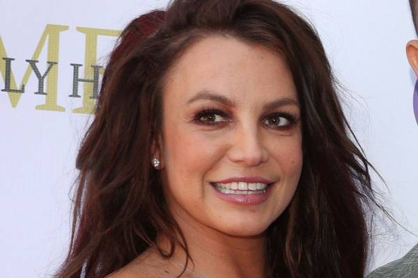 ブリトニー・スピアーズ　両手に包丁を…警察が安否確認に訪れていた