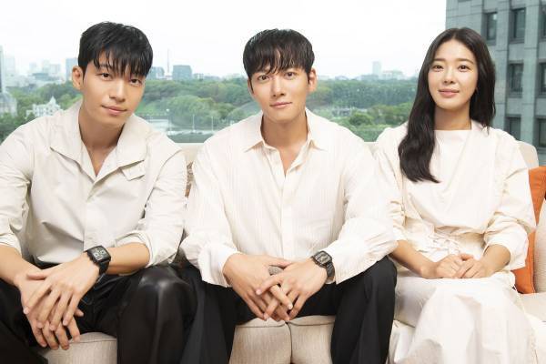 主演チ・チャンウクは来日で和食・スパ・ラーメンを満喫！韓国ドラマ『最悪の悪』キャストが語る撮影の裏側