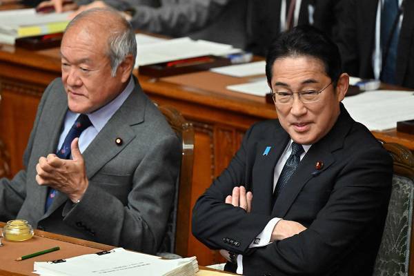 動機は自己都合！ 岸田首相“増税メガネ払拭減税”に「効果は少ない」と専門家