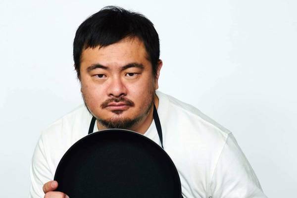 「お待たせしました」鳥羽シェフ　不倫騒動から5カ月ぶりにYouTube復帰…コメント欄には“警戒”も