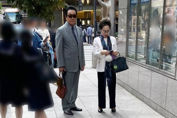 高橋英樹「来年金婚式も喧嘩は今までに2回だけ」円満夫婦の宝塚デートを目撃