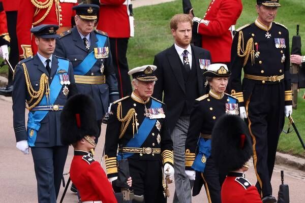 ヘンリー王子は国葬で軍服を着用することも許されなかった（写真：代表撮影／ロイター／アフロ）