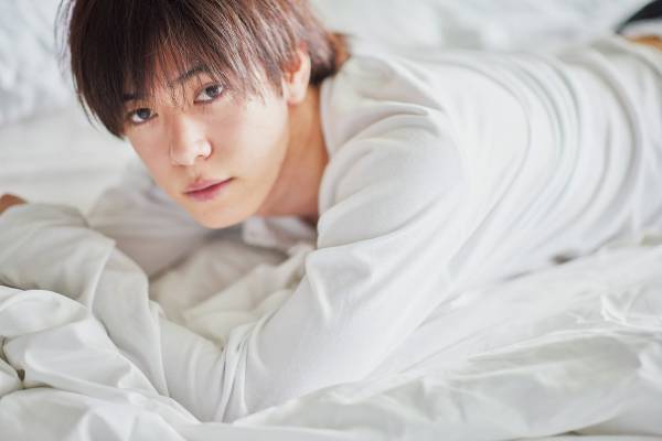 『仮面ライダーセイバー』の主人公・内藤秀一郎のシャワー姿が美しすぎる写真集の撮影秘話