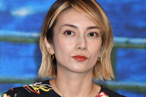 柴咲コウ　経営会社が“7期連続赤字”の危機…頼った「上場請負人」の正体