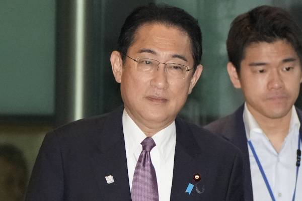 岸田首相「1千800万円“奢”リスト」に3つの怪