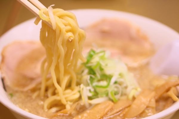 「クソ素人」「ゴミクズが」客に暴言、出禁通告…ラーメン店のSNS炎上が絶えないワケ