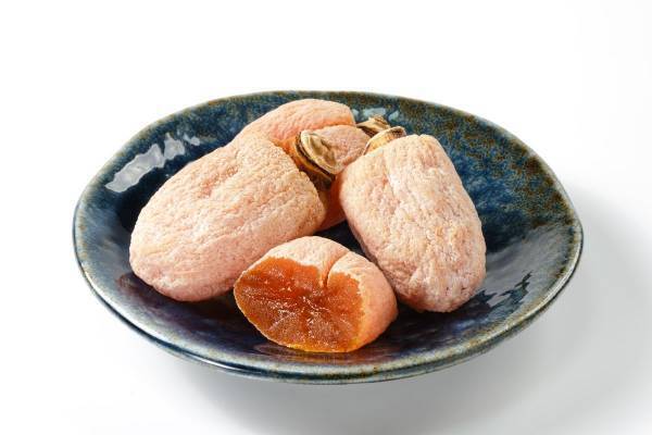 美肌効果は抜群だけど──毎日干し柿が実は危険。腸閉塞の可能性も