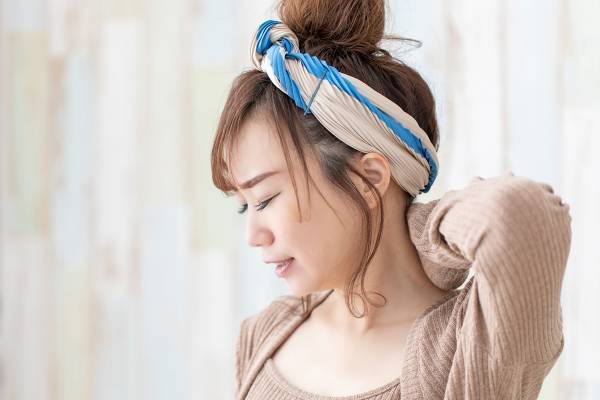 1日3分「くるみ割り」押し＆「窓全開」押し！首を押すだけで腰痛も頭痛も改善