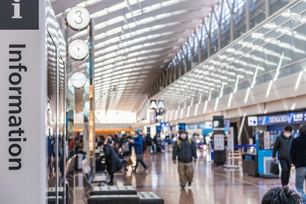 有名ロケ弁や世界の機内食からやスイーツ、地方の特産品まで　羽田空港のユニークな自動販売機をチェック！