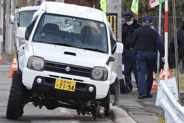 空飛ぶ左後輪タイヤ！帰省時のタイヤの付け替えに注意！