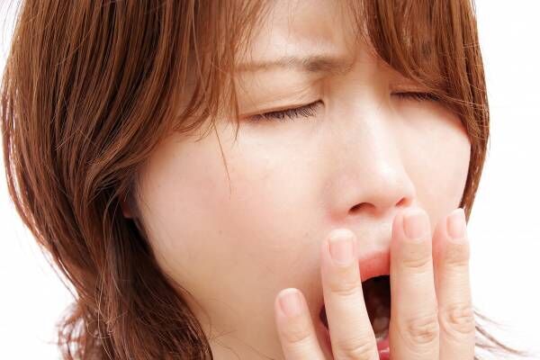 唾液量が少なくなると口腔内に細菌が繁殖しやすくなり、口臭の原因にもなる