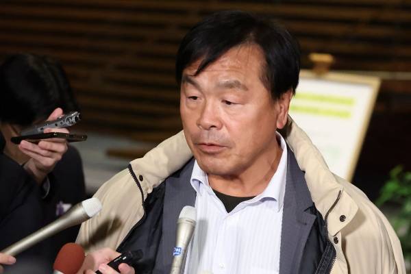 819万円還流を“一転”謝罪の馳浩知事 「アルバム贈答作戦」でも二転三転…嘘つきぶりに呆れ声