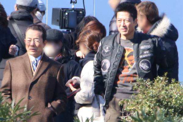 【目撃撮】水谷豊『相棒』ロケで見物人に「写真撮ってもいいですよ！」の神対応