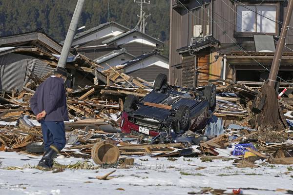 【ベッド】【タンス】【本棚】は川の字に地震で圧死しない間取り「家具の配置図解」