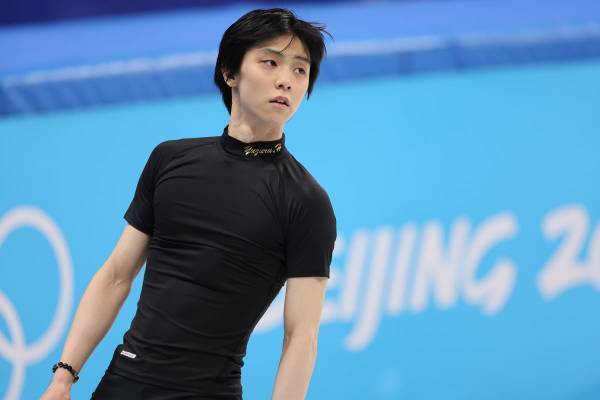 羽生結弦　ファンも驚く10年間で初めての“媚び発言”まで…離婚後に見せた「SNSの異変」