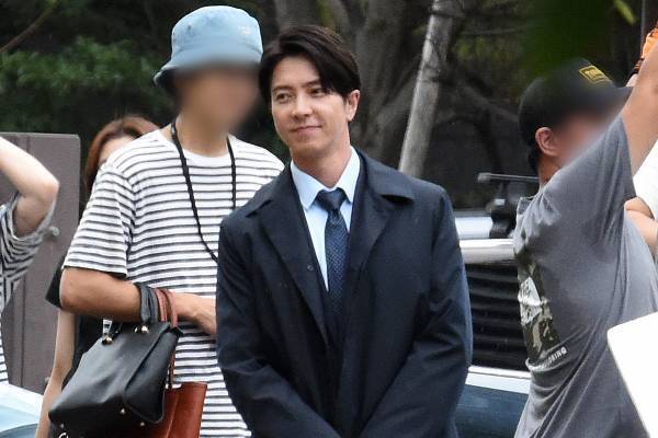 山下智久　亀梨和也とインスタライブ開催も“退所でアルバムお蔵入り”の過去にファンは複雑