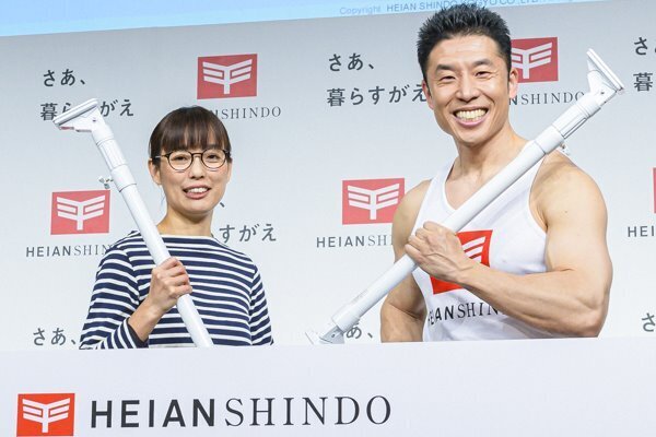 なかやまきんに君「子犬を助けて骨折…」つっぱり棒対決の敗北に苦しい言い訳