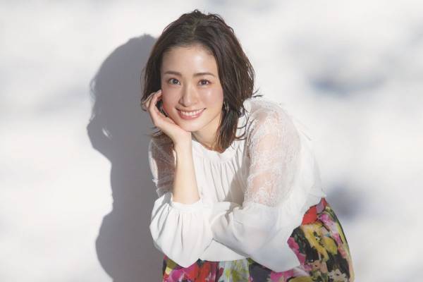 上戸彩「3人目が生まれてカオス状態。でも女優をやめなくてよかった」