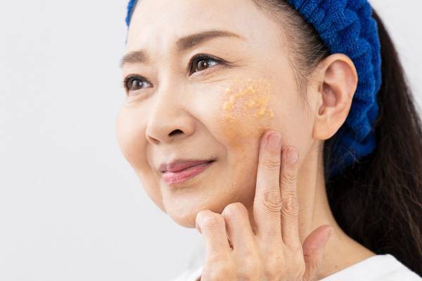 ひび、あかぎれ、肌の乾燥が気になる人に白砂糖を使ったセルフケアをおすすめ！