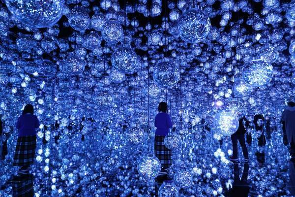 世界初の仕掛けがいっぱい！チームラボボーダレスが麻布台ヒルズに復活