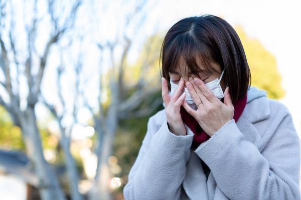 どうにかしたい…毎日の花粉症の「辛い」を30秒で改善するツボ