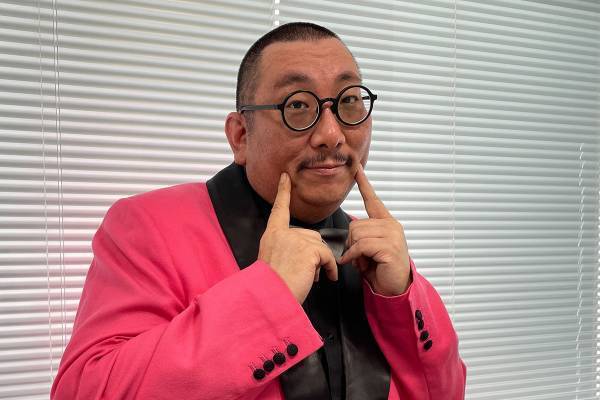 【祝R-1優勝】街裏ぴんく「スベるもウケるも全部1人がいい」語っていた“漫談の覚悟”