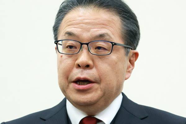 「どれだけ面の皮が厚いのか」裏金問題で離党の世耕氏　近大“祝辞スピーチ”に批判殺到